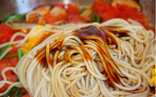 番茄鸡蛋炒面面条筋道汁多口感超丰富几分钟就上桌超方便