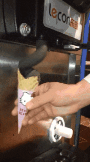 搞笑GIF图：当男人看到美女时，一切病都好了休闲区蓝鸢梦想 - Www.slyday.coM