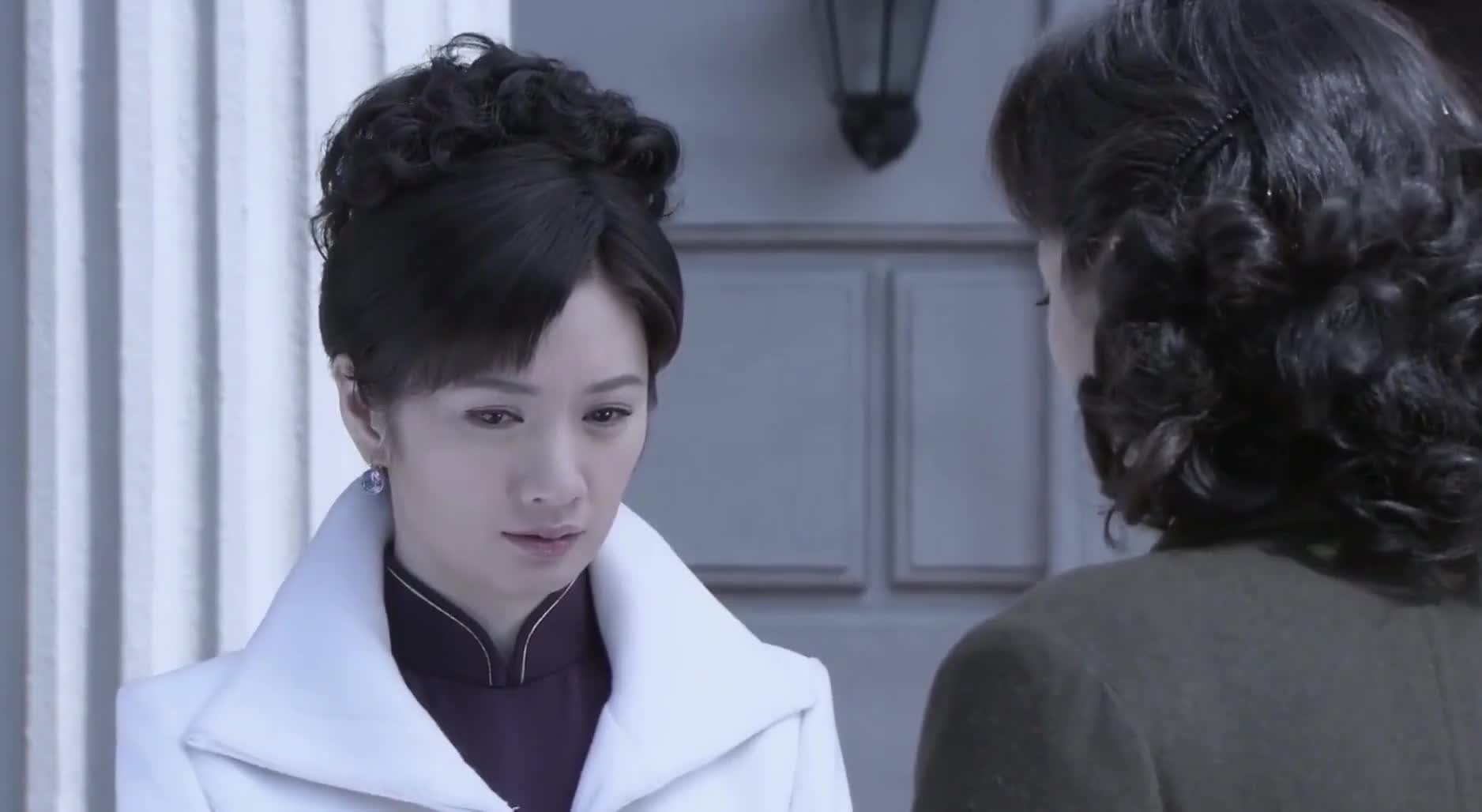 孤岛飞鹰:朱大姐指责月欣的父亲是罪人,但月欣却有些不服气