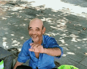 搞笑GIF图：当男人看到美女时，一切病都好了休闲区蓝鸢梦想 - Www.slyday.coM