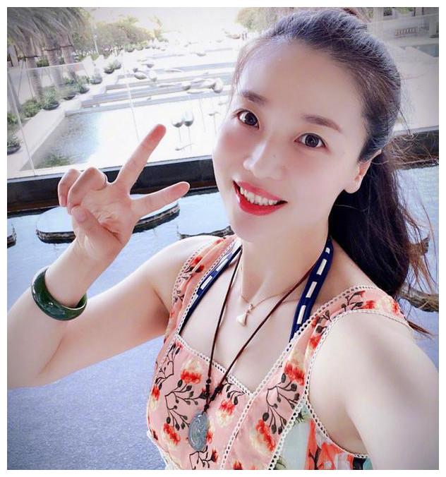 女排功勋魏秋月:退役后当副院长,产后生活自律身材依然非常好