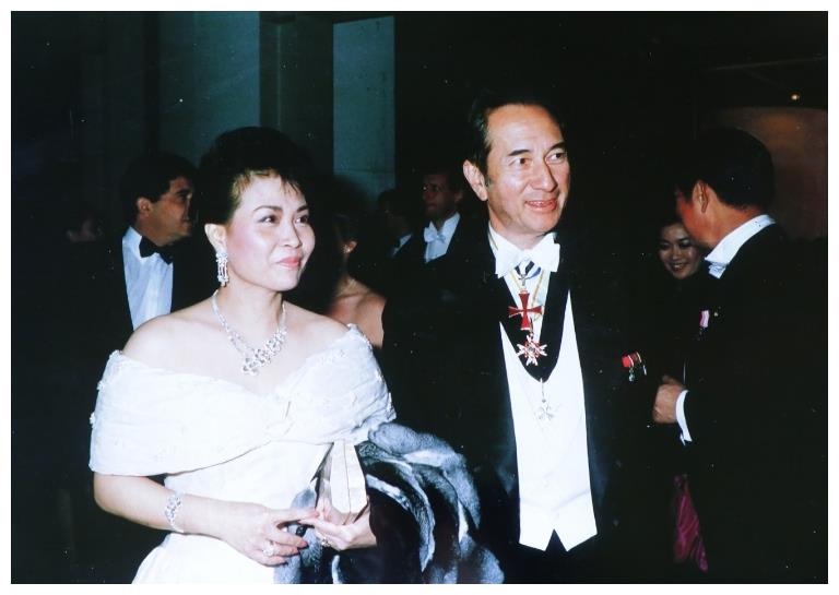 赌王二太蓝琼缨年轻时的照片,看得叫人心动,这才叫"倾国倾城"|赌王|蓝