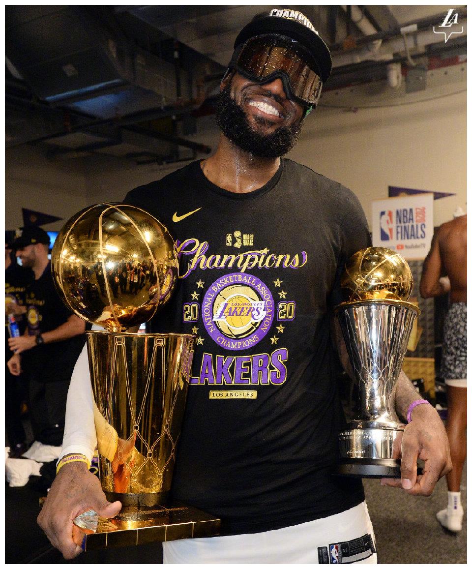 詹姆斯携带总冠军现身拉斯维加斯派对,他需要为此支付费用吗?