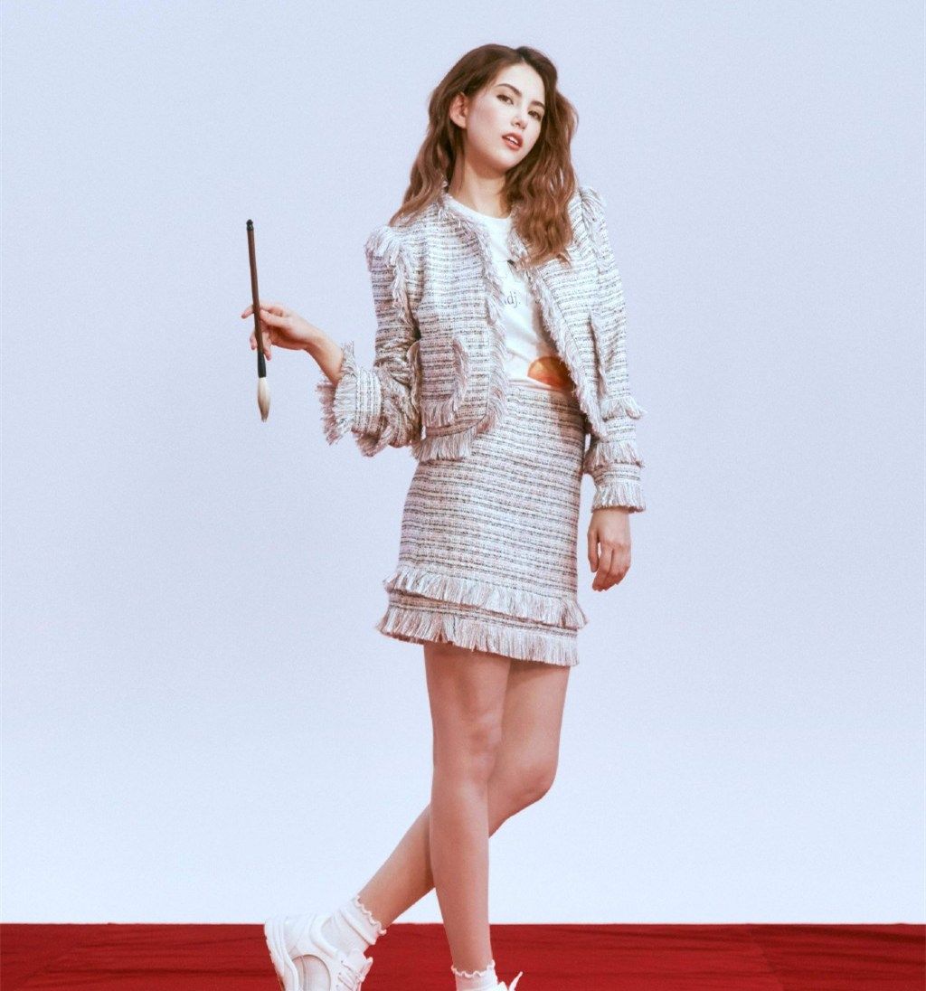 昆凌时尚穿搭图集