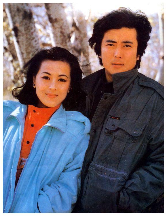 小生马晓伟一起主演谍战片《代号213》(这部电影原定男主角也是卢君)