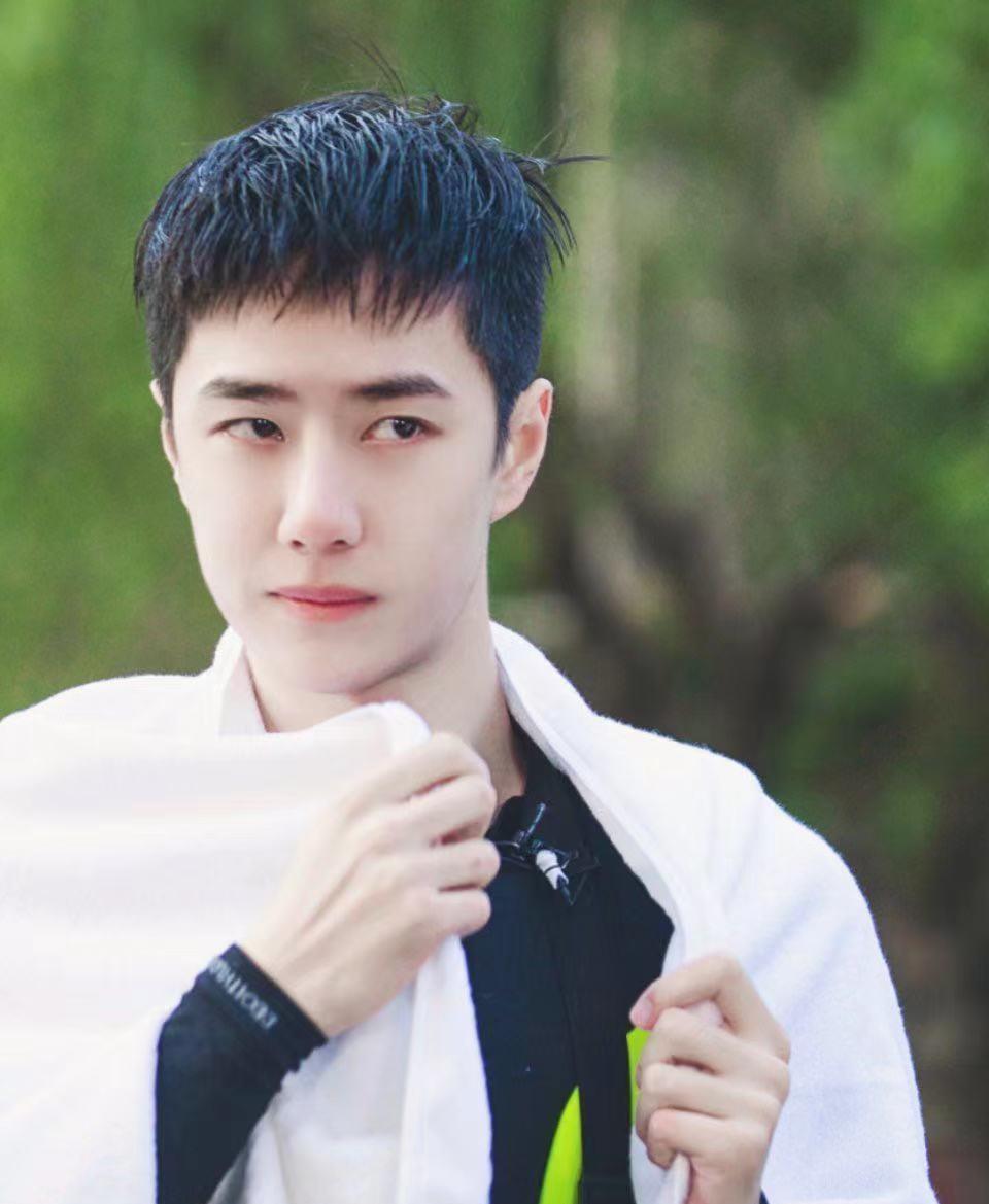 王一博:天妈执着在做菜这事上,王一宝却是无心做菜,只想下水