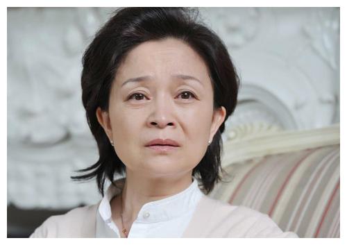 这十位婆婆妈妈专业户年轻时的样子你认得出来吗