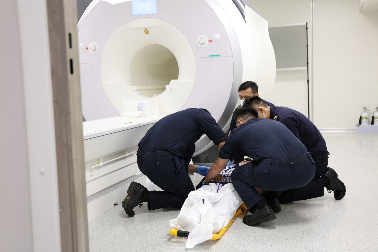 澳门消防局联同澳门大学举行功能磁共振实验室救援演习