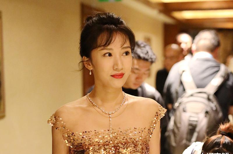 演小三出名,嫁豪门生子"炫富"成瘾,多次被离婚,今靠实力翻红