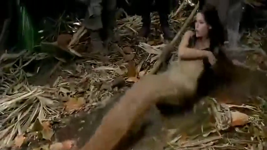 美人鱼被坏人抓到,变成人形的那一刻,所有都看傻了太美了!