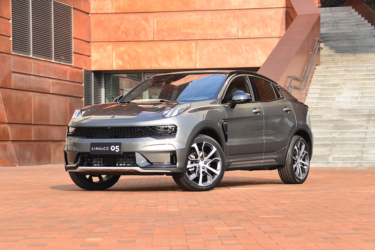 领克轿跑suv领克05上市售价17582128万元