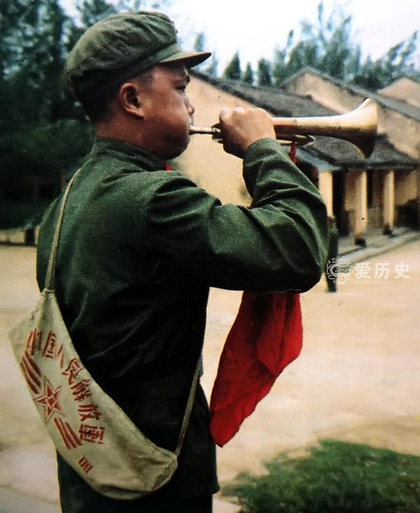 70年代日本人走进中国军营 感叹威武之师 训练场上的标语依然有效休闲区蓝鸢梦想 - Www.slyday.coM