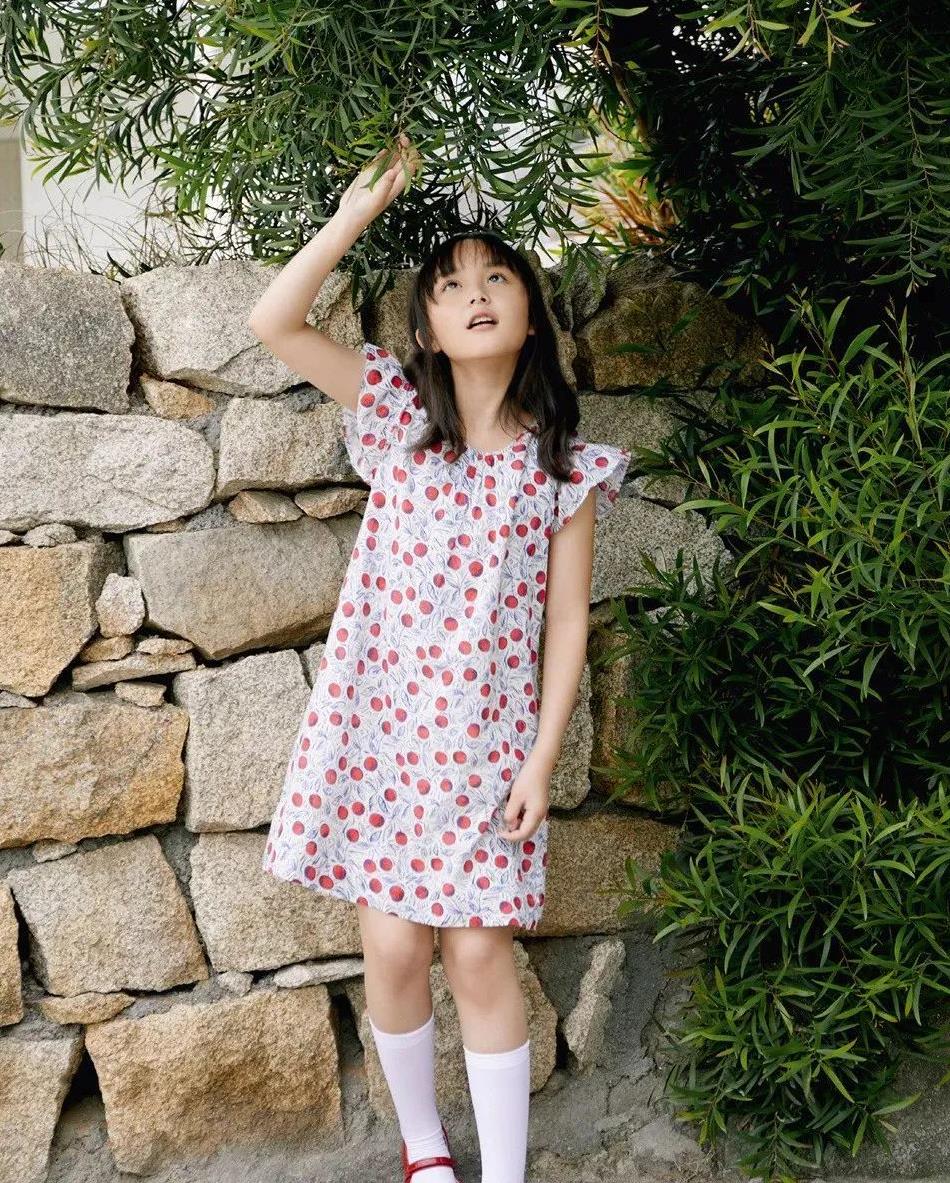 小芈月刘楚恬长大了格纹吊带裙搭黑t恤小小年纪这么会穿