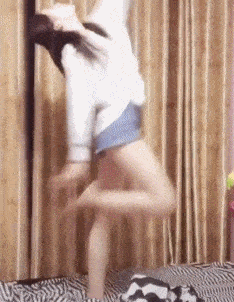 在女友的包里面找到了这样的药，请问是干什么用的啊？哈哈哈哈休闲区蓝鸢梦想 - Www.slyday.coM