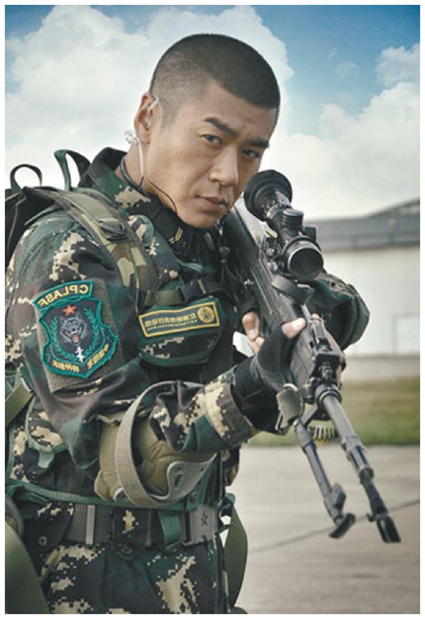 荧屏上塑造军人的5位演员,徐佳被称为硬汉,而他却被特招入伍