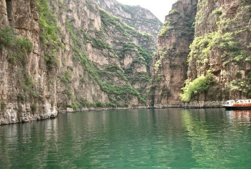 龙庆峡:素有北京"小漓江"之称,是北京十六景之一