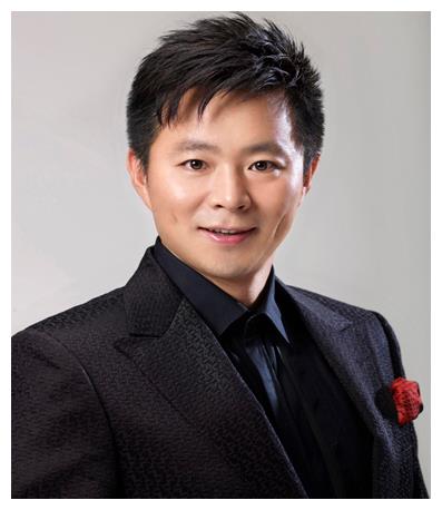 歌唱家王宏伟:母亲为他守寡48年,娶小12岁娇妻让母亲很满意|新疆