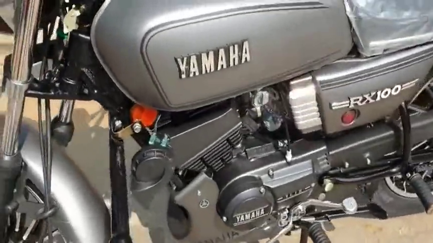 雅马哈二冲程摩托车rx100,在国外全新改款上市,造型拉风至极