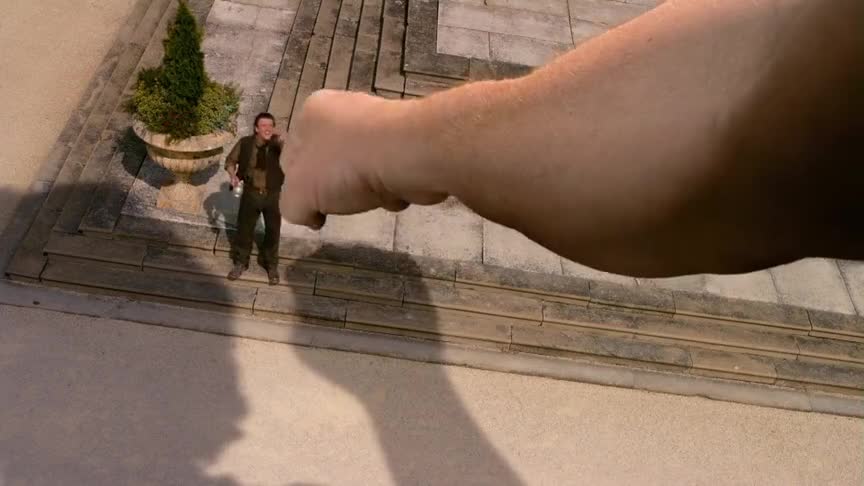 肥宅误入小人国后事业爱情双丰收…… 为您推荐: 巨人一脚爱下去小人