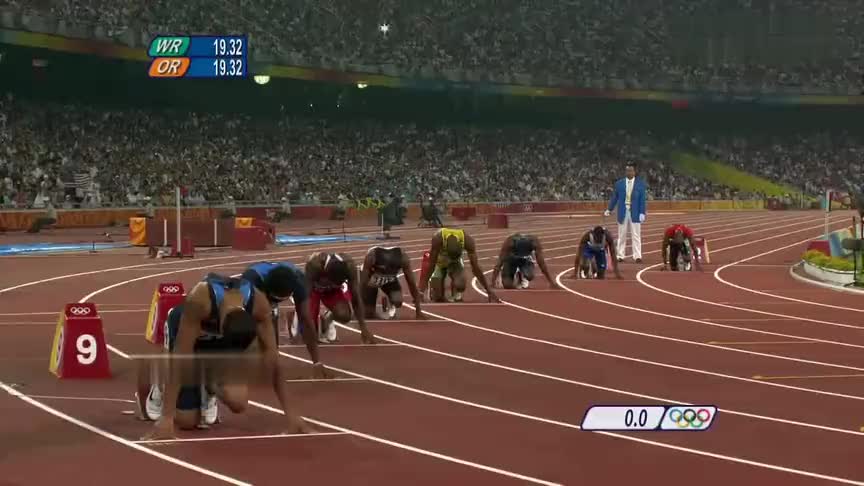 回顾博尔特北京奥运会200米疯狂表演刚起跑就把对手甩在身后