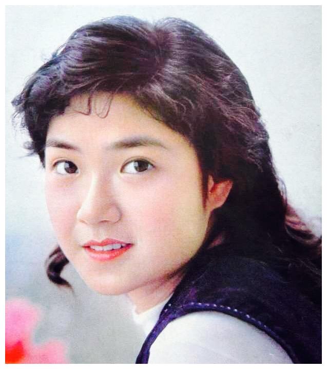 她是80年代最清纯少女电影明星26岁因病息影结婚后为何不