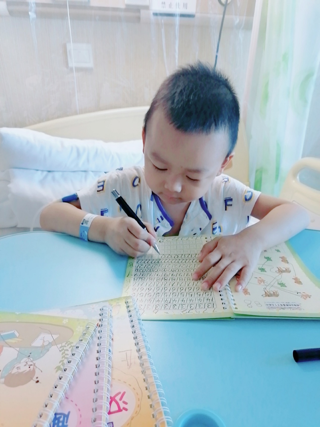 5岁男孩劝妈妈生二胎，“理由”让人感动休闲区蓝鸢梦想 - Www.slyday.coM