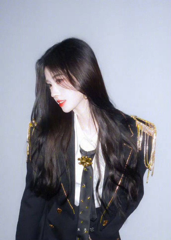 美式校园里的青春元气被她们完美复刻