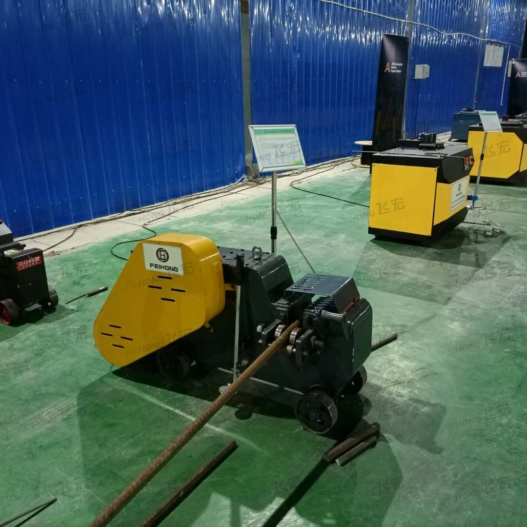 飞宏智能钢筋设备展示大厅的智能钢筋机器人