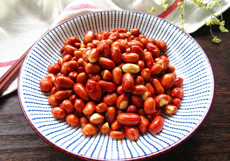 炒花生米别只会放油没有这一步花生不脆不香