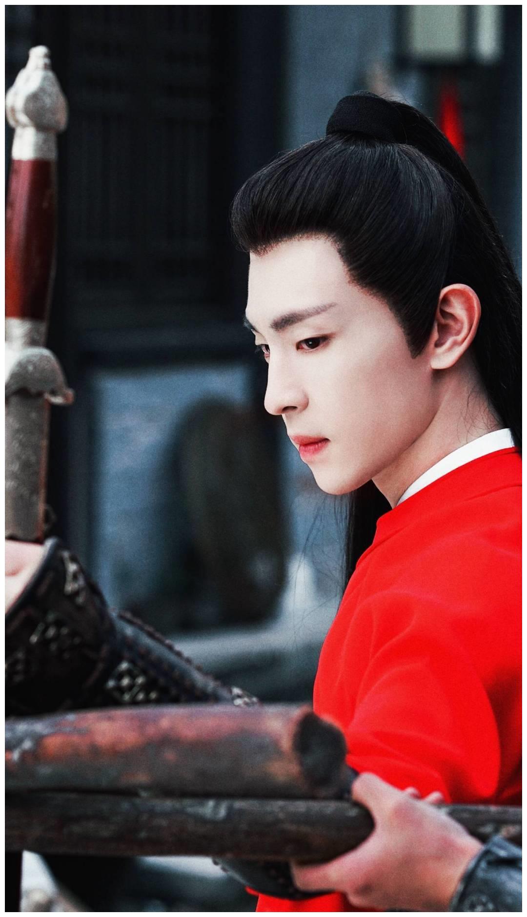 肖战的川王成毅的司凤谁是你心中最好看的红衣男子