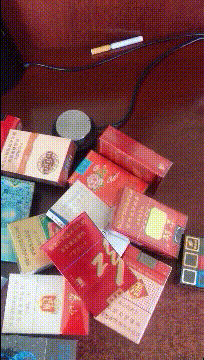 搞笑GIF:上厕所正确玩手机方法休闲区蓝鸢梦想 - Www.slyday.coM 搞笑GIF:上厕所正确玩手机方法休闲区蓝鸢梦想 - Www.slyday.coM