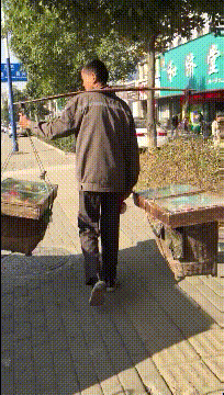 搞笑GIF:上厕所正确玩手机方法休闲区蓝鸢梦想 - Www.slyday.coM 搞笑GIF:上厕所正确玩手机方法休闲区蓝鸢梦想 - Www.slyday.coM