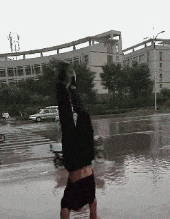 在女友的包里面找到了这样的药，请问是干什么用的啊？哈哈哈哈休闲区蓝鸢梦想 - Www.slyday.coM