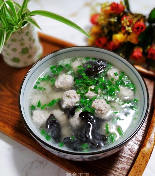 木耳猪肉丸子汤美食推荐589期