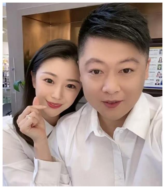 赵本山爱徒"谢永强"领证,女方被曝是95后,年龄相差1