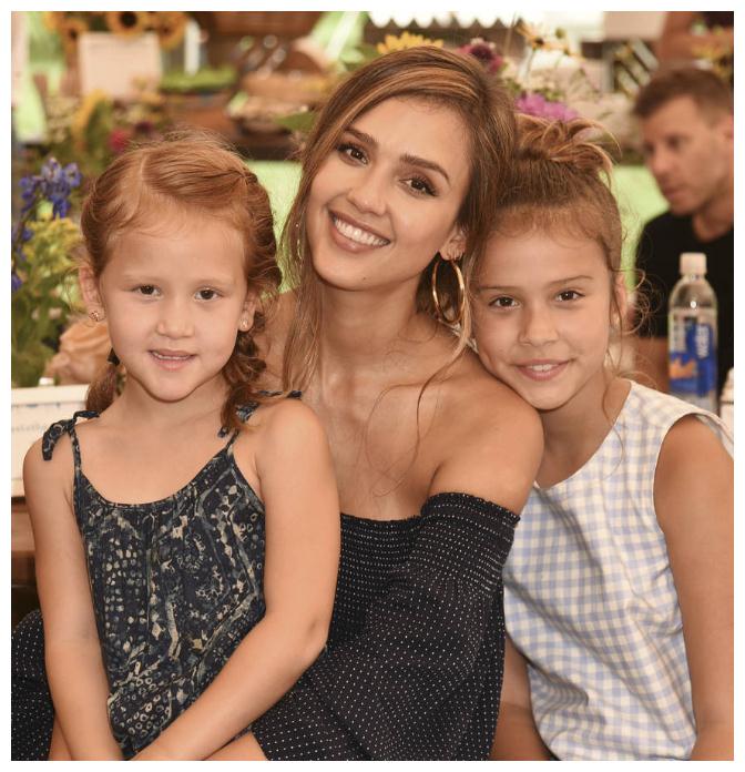 拒绝拍裸戏,巅峰时退圈,41岁的“地球球花”才是真的人间清醒休闲区蓝鸢梦想 - Www.slyday.coM 拒绝拍裸戏,巅峰时退圈,41岁的“地球球花”才是真的人间清醒休闲区蓝鸢梦想 - Www.slyday.coM