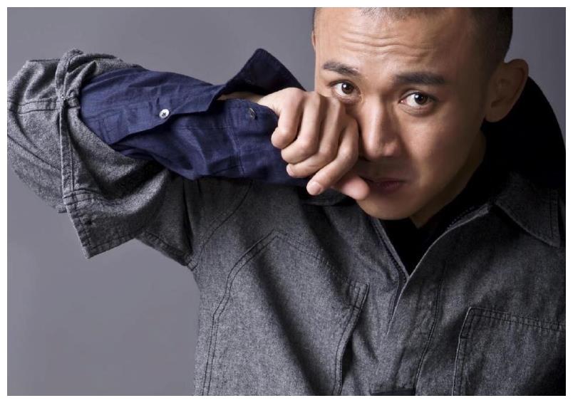 曾是古装第一小生,俊朗外形深入人心,今与小10岁娇妻生活美满