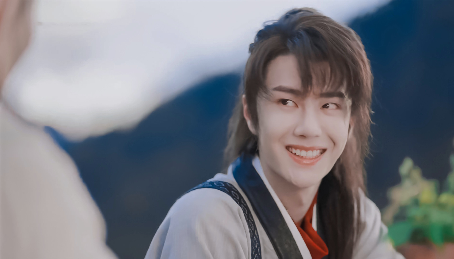《有翡》王一博饰演的谢允,微笑真是百看不厌啊_高清图集_新浪网