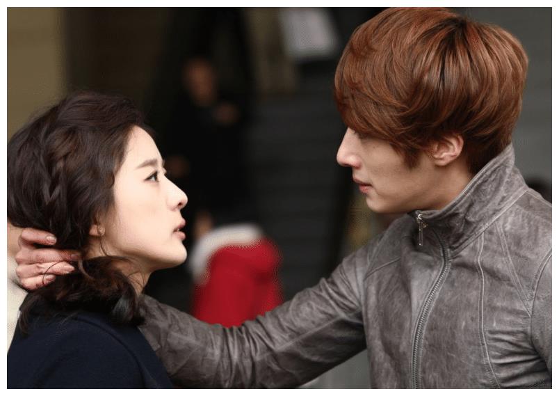 《花美男拉面店》:围绕拉面展开的爱情故事,也有各种经历