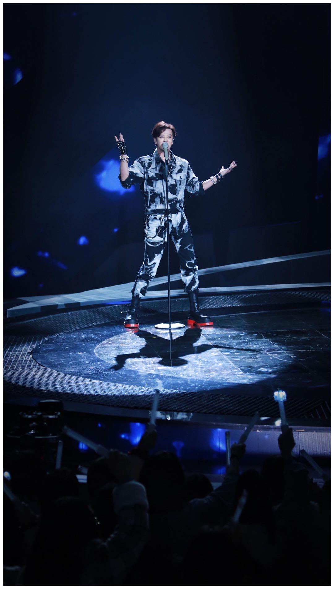 陈晓东追光吧哥哥两个月苦练舞蹈初舞台俘获80后排名第一