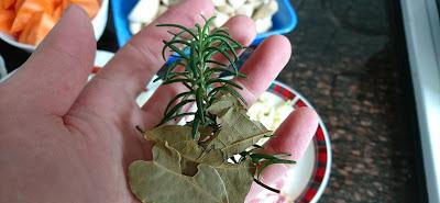 红酒炖牛肉,有人焯水有人直接炖?全不对!教你正确做法,太香了休闲区蓝鸢梦想 - Www.slyday.coM 红酒炖牛肉,有人焯水有人直接炖?全不对!教你正确做法,太香了休闲区蓝鸢梦想 - Www.slyday.coM