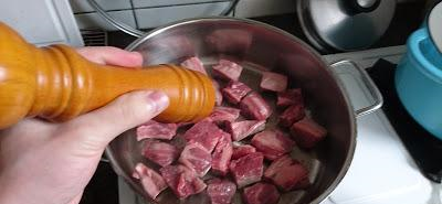 红酒炖牛肉,有人焯水有人直接炖?全不对!教你正确做法,太香了休闲区蓝鸢梦想 - Www.slyday.coM 红酒炖牛肉,有人焯水有人直接炖?全不对!教你正确做法,太香了休闲区蓝鸢梦想 - Www.slyday.coM