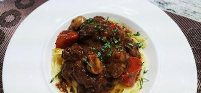 红酒炖牛肉,有人焯水有人直接炖?全不对!教你正确做法,太香了休闲区蓝鸢梦想 - Www.slyday.coM 红酒炖牛肉,有人焯水有人直接炖?全不对!教你正确做法,太香了休闲区蓝鸢梦想 - Www.slyday.coM