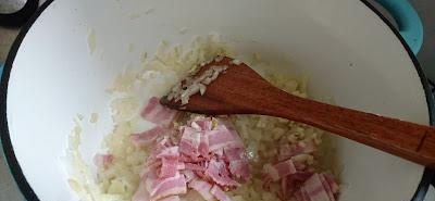 红酒炖牛肉,有人焯水有人直接炖?全不对!教你正确做法,太香了休闲区蓝鸢梦想 - Www.slyday.coM 红酒炖牛肉,有人焯水有人直接炖?全不对!教你正确做法,太香了休闲区蓝鸢梦想 - Www.slyday.coM