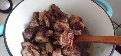 红酒炖牛肉,有人焯水有人直接炖?全不对!教你正确做法,太香了休闲区蓝鸢梦想 - Www.slyday.coM 红酒炖牛肉,有人焯水有人直接炖?全不对!教你正确做法,太香了休闲区蓝鸢梦想 - Www.slyday.coM