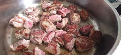 红酒炖牛肉,有人焯水有人直接炖?全不对!教你正确做法,太香了休闲区蓝鸢梦想 - Www.slyday.coM 红酒炖牛肉,有人焯水有人直接炖?全不对!教你正确做法,太香了休闲区蓝鸢梦想 - Www.slyday.coM