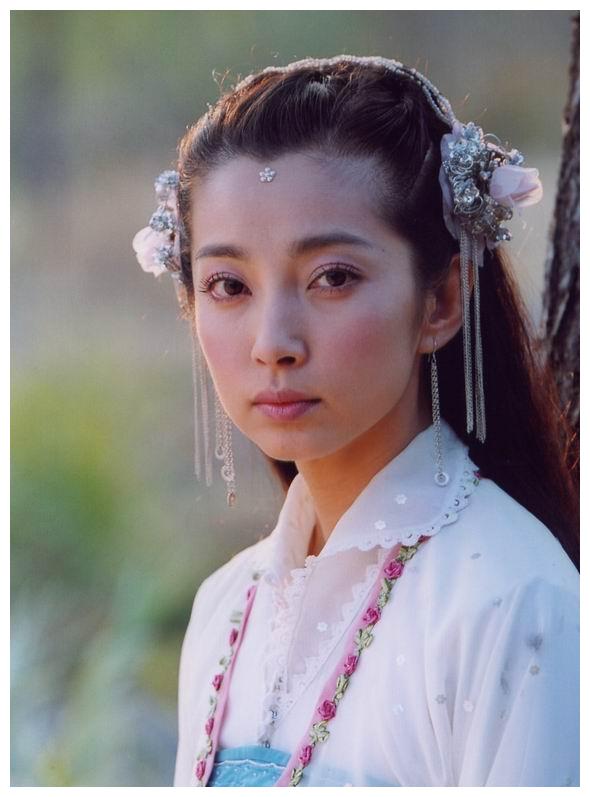 李冰冰和小男友分手还帮他还债感情不在仁义在