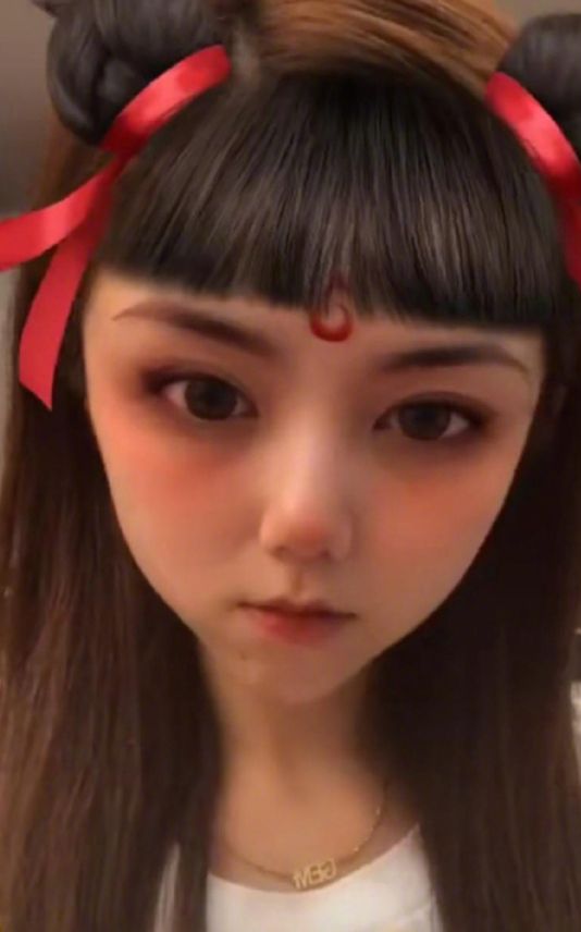 盘点明星"哪吒装",张碧晨最美,关晓彤最夸张,4岁的她最像
