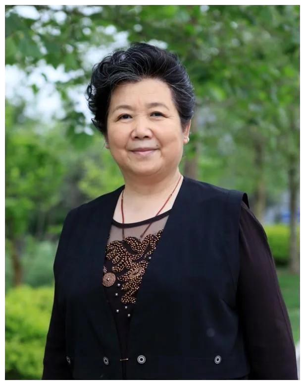 老戏骨李文玲:演戏多年在41岁才走红,今76岁还坚持拍戏__财经头条