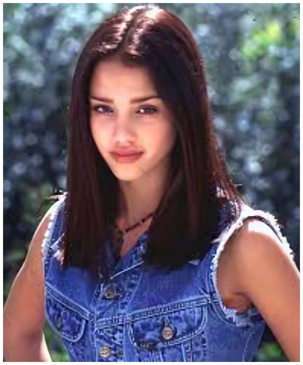 拒绝拍裸戏,巅峰时退圈,41岁的“地球球花”才是真的人间清醒休闲区蓝鸢梦想 - Www.slyday.coM 拒绝拍裸戏,巅峰时退圈,41岁的“地球球花”才是真的人间清醒休闲区蓝鸢梦想 - Www.slyday.coM